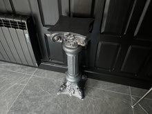 Load image into Gallery viewer, Cast Aluminium Corinthian Column